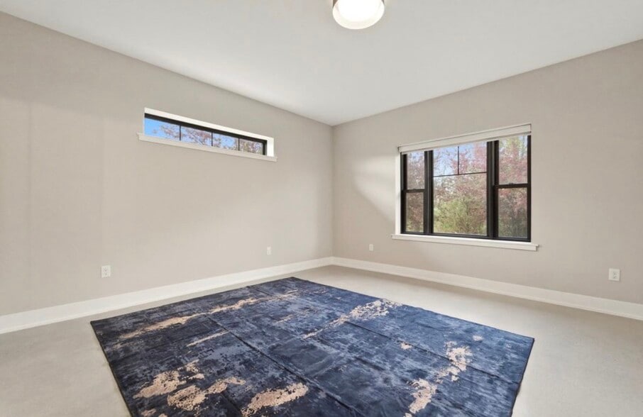 master bedroom - 331 Cherryhill St