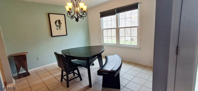 Building Photo - 15 Andover Cir