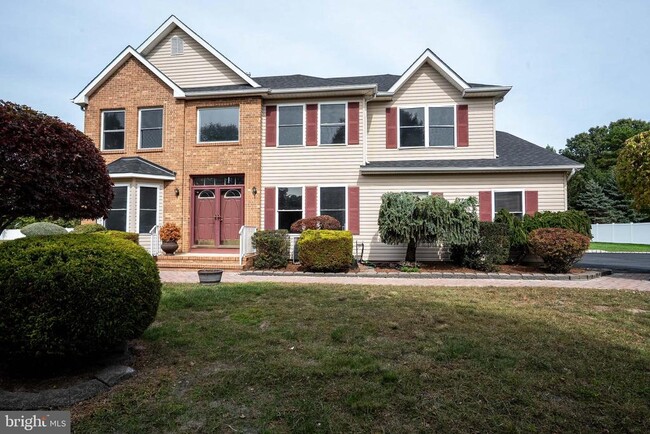 Building Photo - 27 Samantha Dr