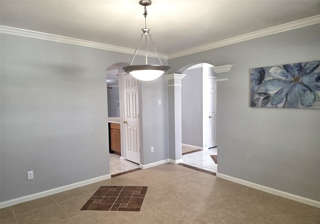 Building Photo - 18011 Featherfield Ln