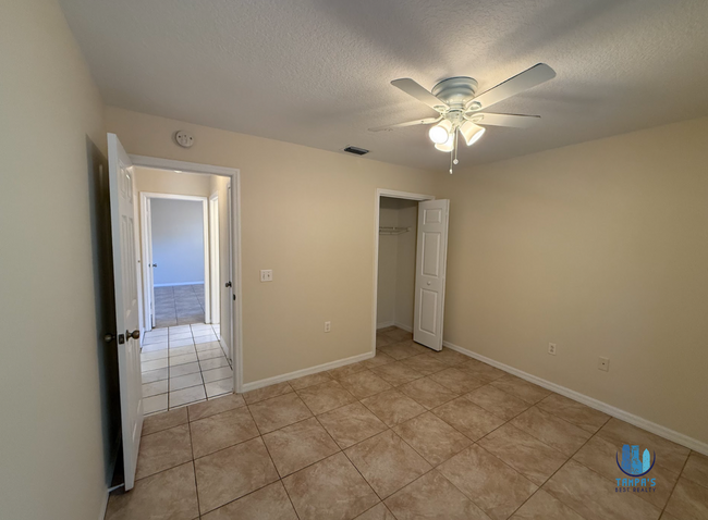 Building Photo - Beautiful 4 Bedrooms 2 Bathrooms Home for ...