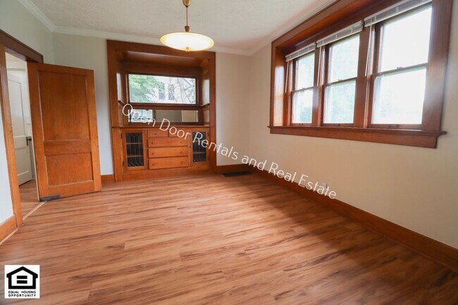 Building Photo - 1109 Park Ave