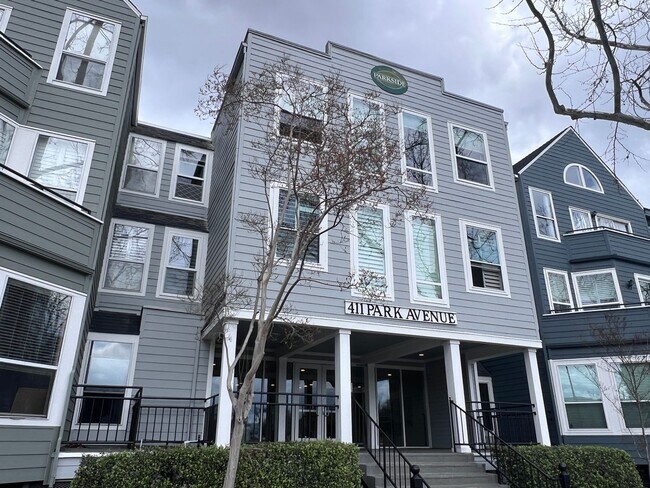Building Photo - Spacious 1 Bedroom with Tons of Light, High Ceilings & Full Size Washer/Dryer Inside