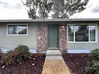 Building Photo - Wood Village Duplex