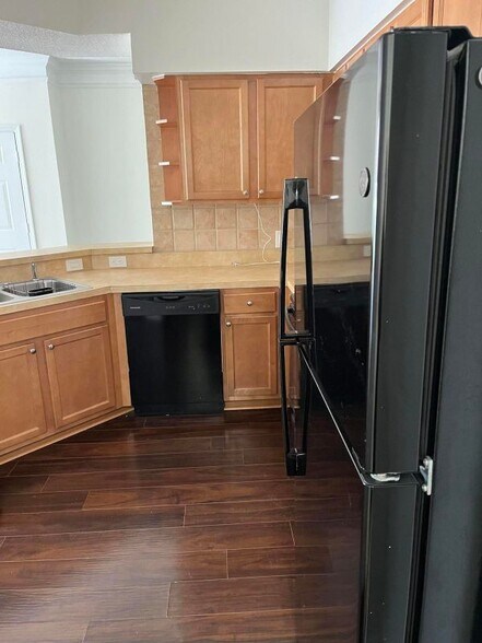 Building Photo - 9845 Baywinds Dr
