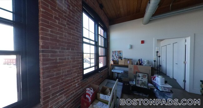 Building Photo - 60 Water St