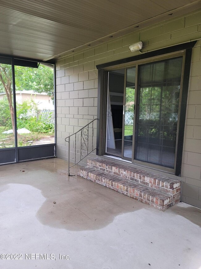 Building Photo - 6442 Ballejo Ct N