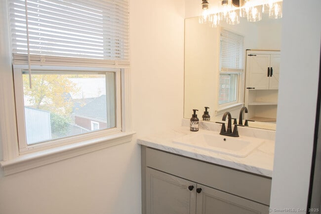 Building Photo - 20 Beckwith Dr