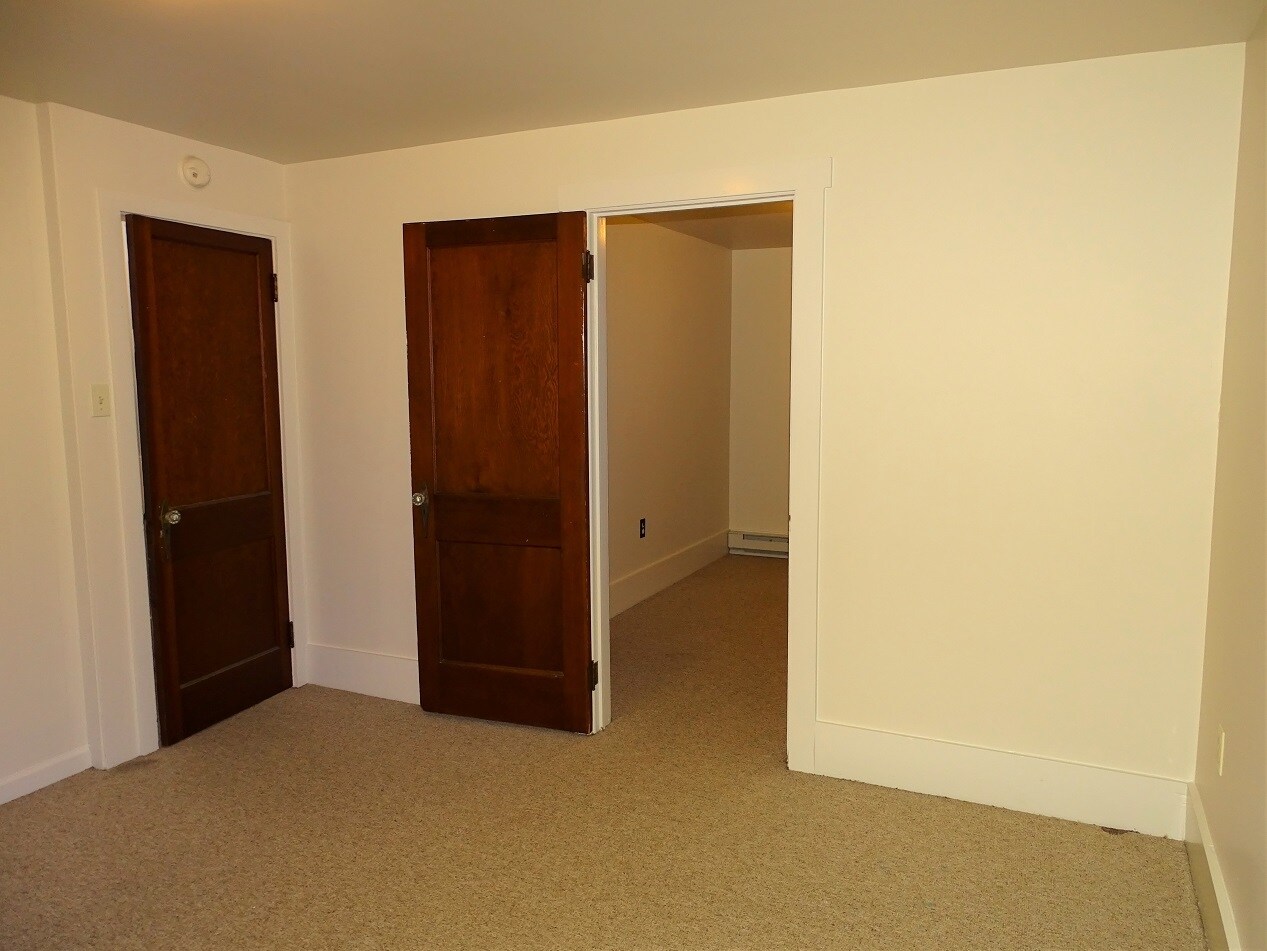 Building Photo - 6 N Peartown Rd