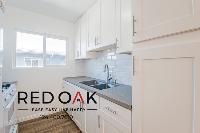 Building Photo - 642 Hayworth Ave