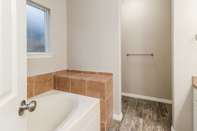 Primary Photo - 21111 Molasses Meadow Ln
