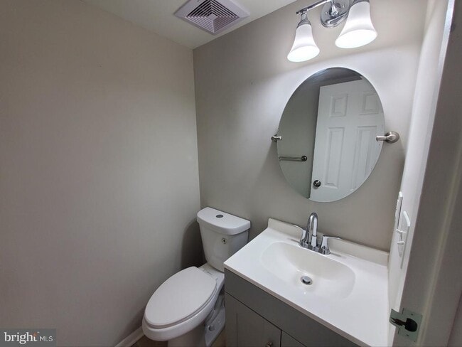 Building Photo - 11808 Breton Ct