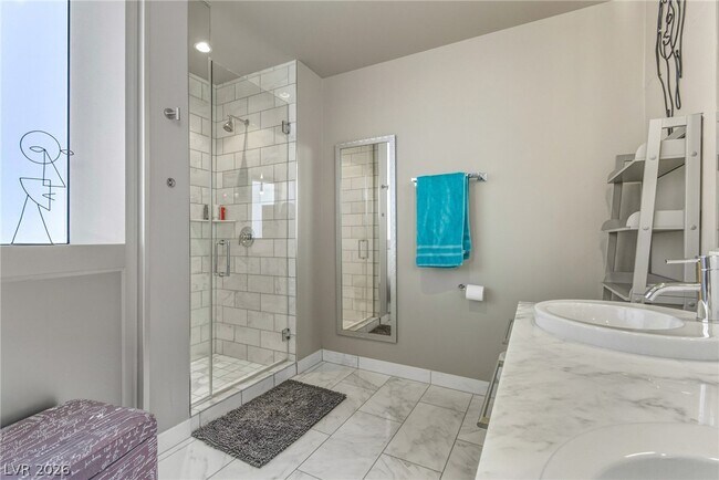 Building Photo - 4471 Dean Martin Dr