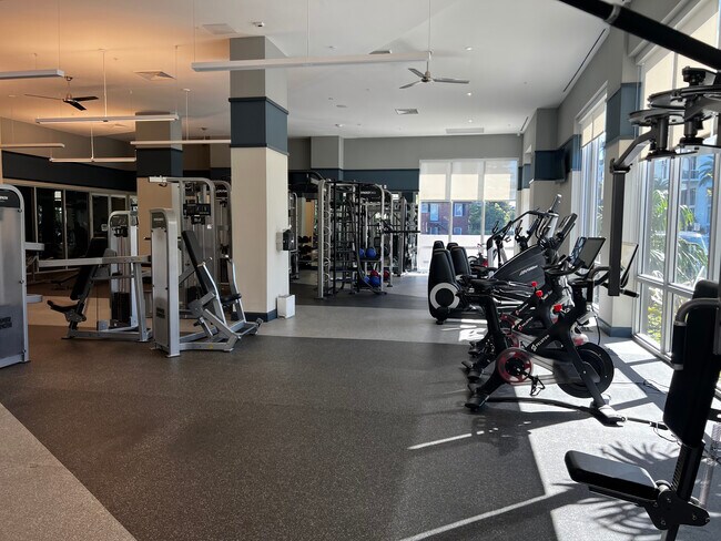 Building Photo - 475 NE 25th St