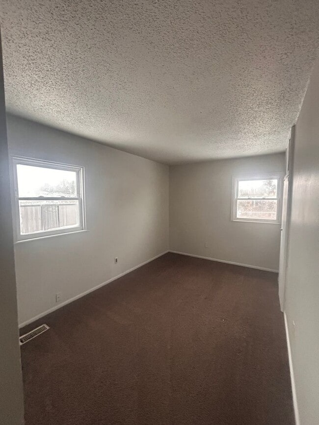 Building Photo - So nice on Chaddsford!