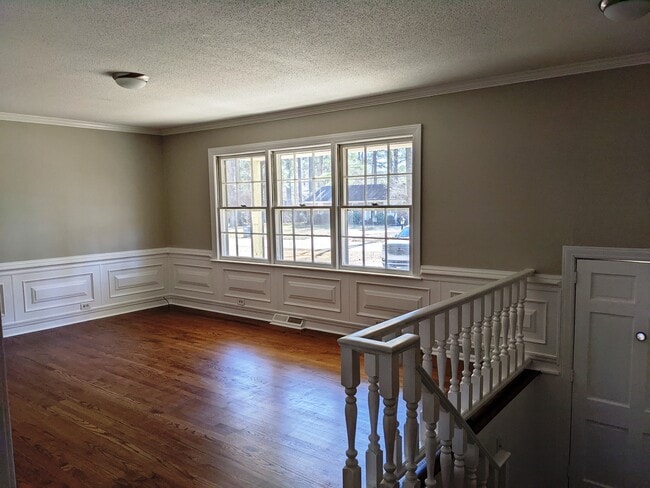 Building Photo - 2920 Berkley Dr