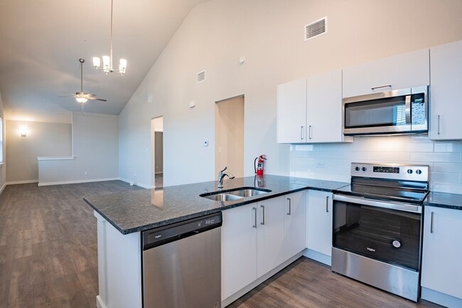 Building Photo - GORGEOUS 2 BEDROOM 2 BATH FOUR PLEX LOCATED IN MIDLOTHIAN ISD!