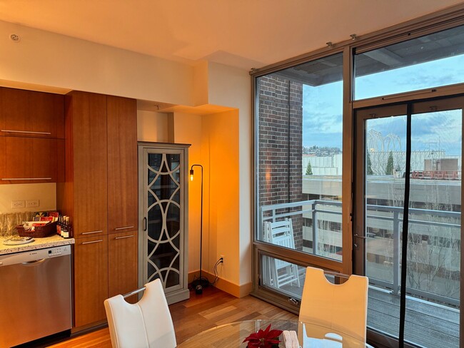 Building Photo - Gallery Condominiums ~ Belltown