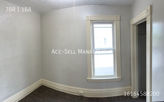 Building Photo - 801 Crosby St NW