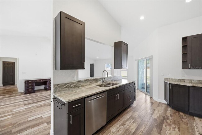 Building Photo - 3805 SW 115th St