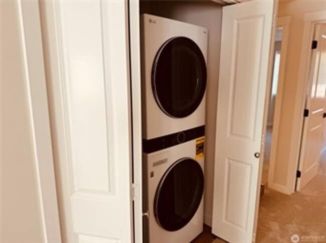 Building Photo - 2bd/1ba Kirkland Condo