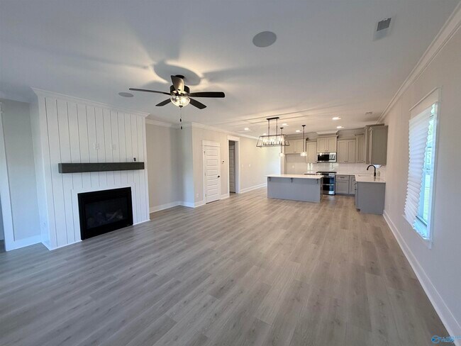 Building Photo - 2110 Sevenbark Br SW