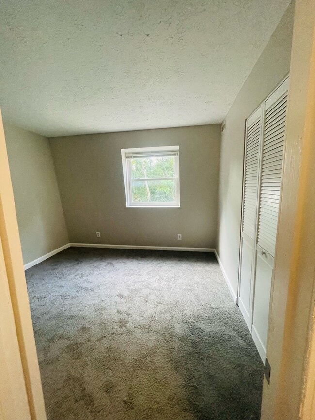 Building Photo - 624 Wagon Wheel Trail E