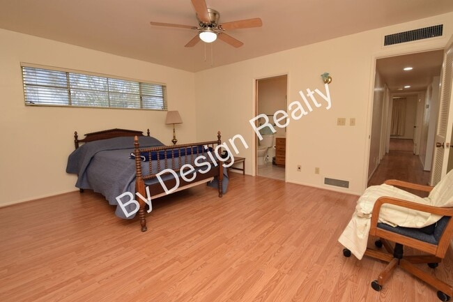 Building Photo - 55+ Townhome for Rent - Spacious 3BR/2BA w...