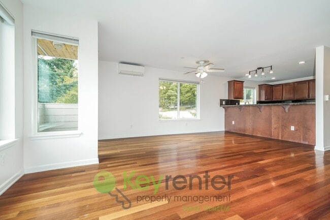 Building Photo - Stunning 3 Bed, 3.5 Bath Seattle Home with...