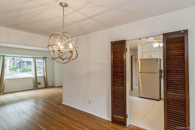 Building Photo - 22 Central St