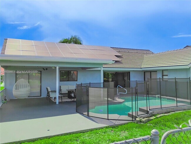 Building Photo - 6043 Sunberry Cir