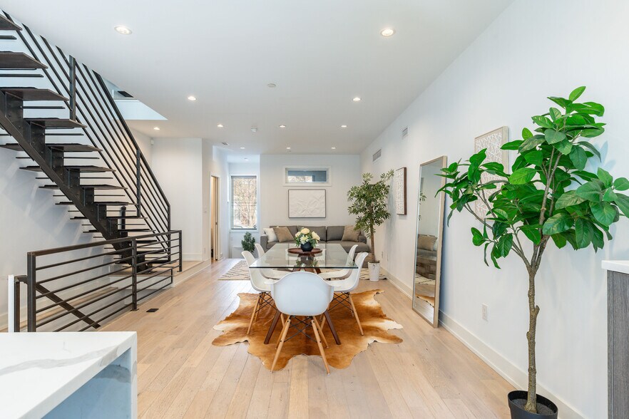 Building Photo - 2058 E Susquehanna Ave