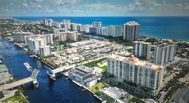 Building Photo - 3020 NE 32nd Ave