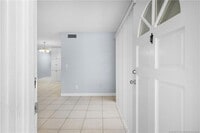 Building Photo - 333 SE Martin Ave