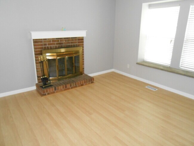 Building Photo - Spacious 4 Bed/2 Bath Home in Loveland