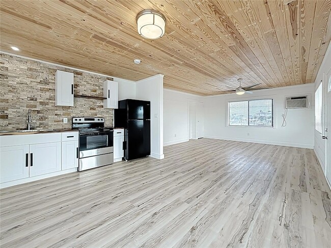 Building Photo - 497 Normandy Rd