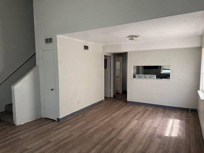 Building Photo - 1832 Nekoma Ct