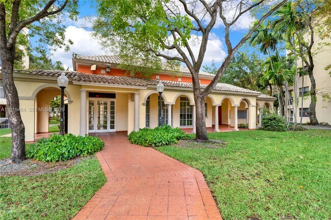 Building Photo - 8290 Lake Dr