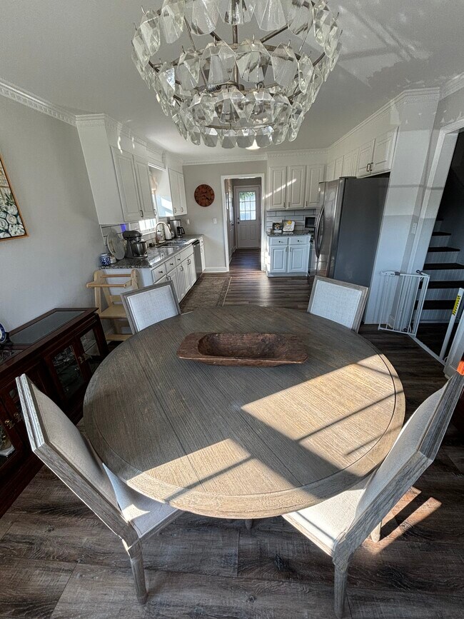 Building Photo - 303 Stonehaven Ln