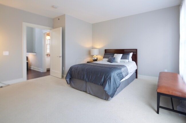 Building Photo - 84 N 6th St