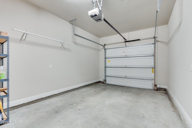 Building Photo - 116 Fossil Falls Ln