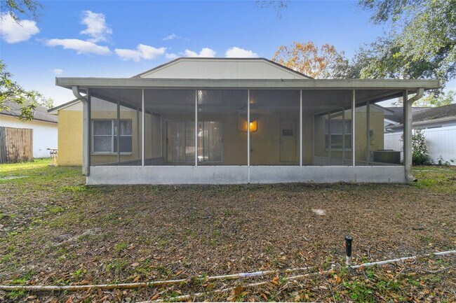 Building Photo - 2342 Tioga Dr