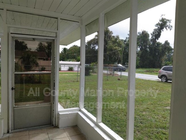 Building Photo - 1119 SW 6th St