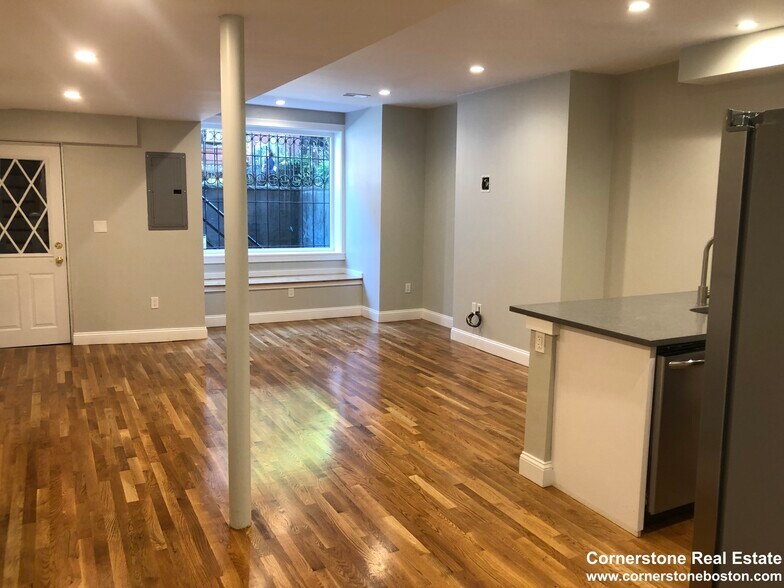 Building Photo - 14 Symphony Rd