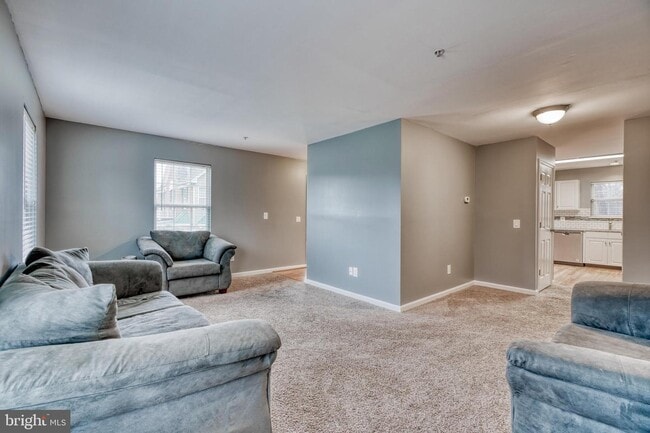 Building Photo - 8740 Jarwood Rd