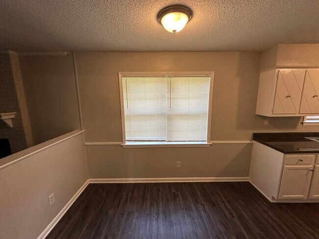 Building Photo - 7086 Hillshire Dr