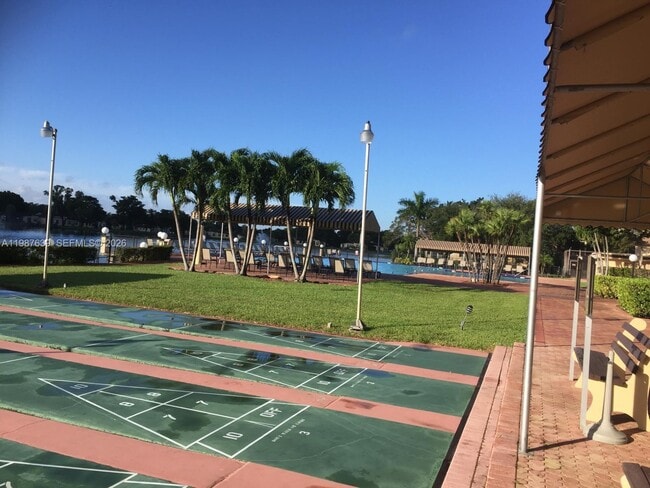 Building Photo - 516 Briarwood Cir