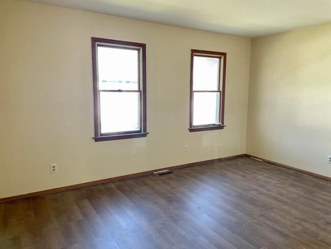 Building Photo - 3648 Ridge Rd