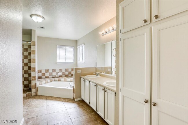 Building Photo - 3922 Gulliver St