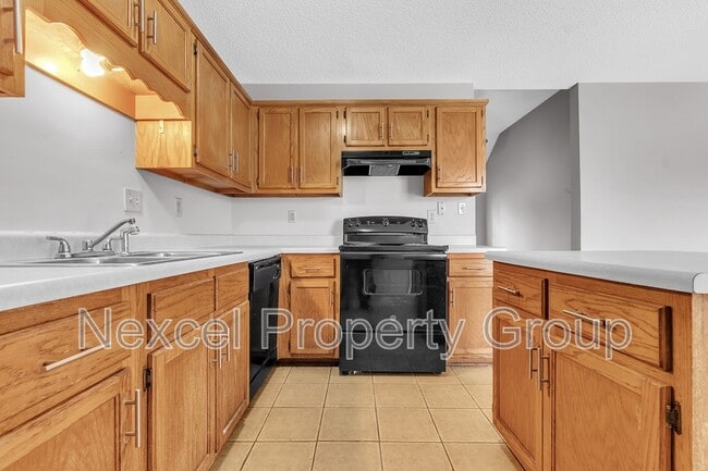Building Photo - 2932 Churchwell Dr